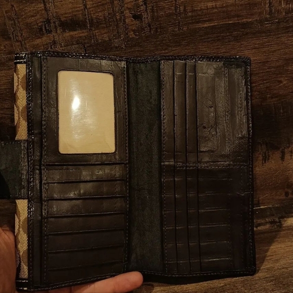 Coach Hand Pouch Used. Condition 9:10 FIX RATE NO BARGAINS!!! - Picture 5 of 8